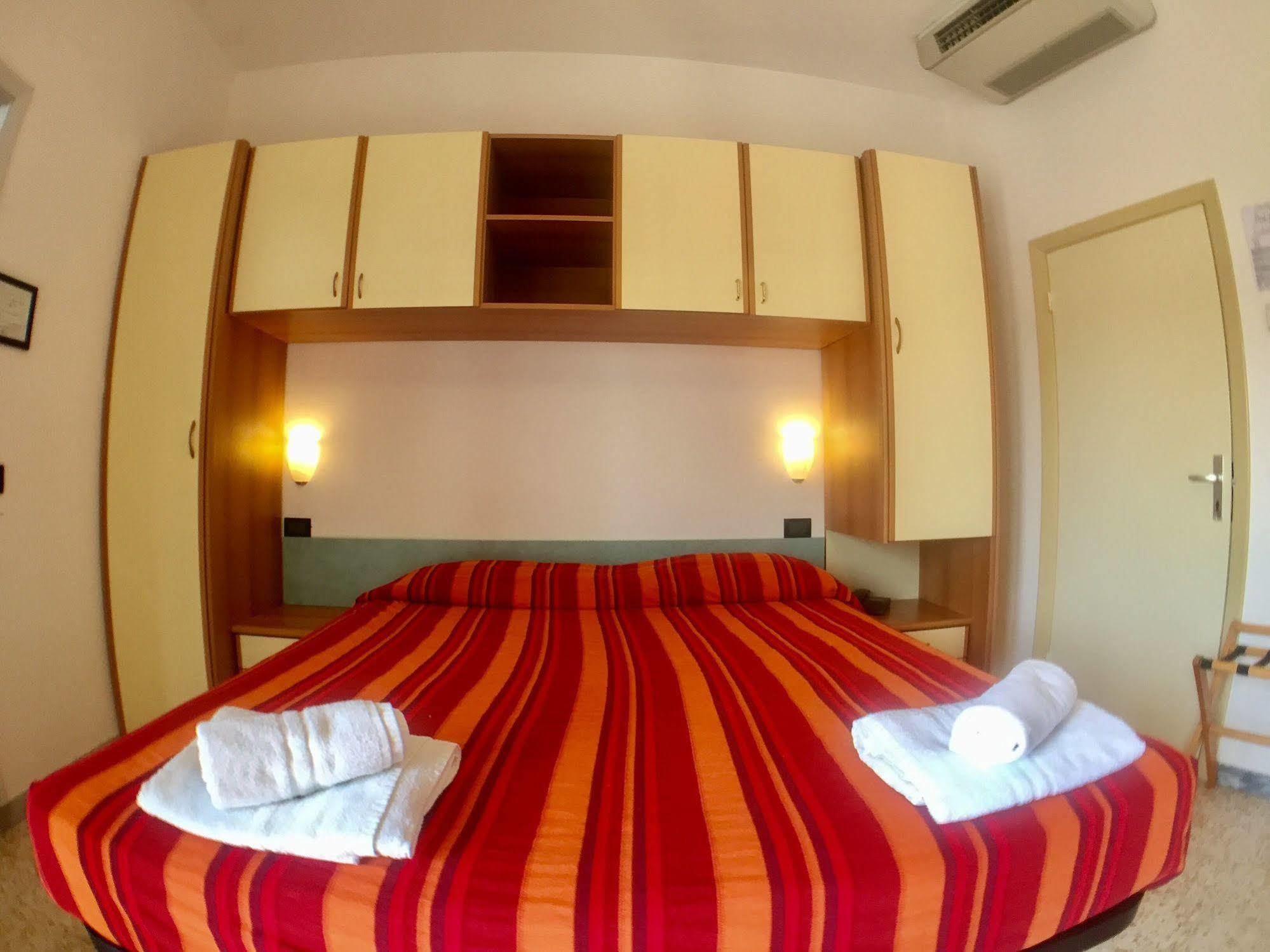 Hotel Mehari Riccione Zewnętrze zdjęcie