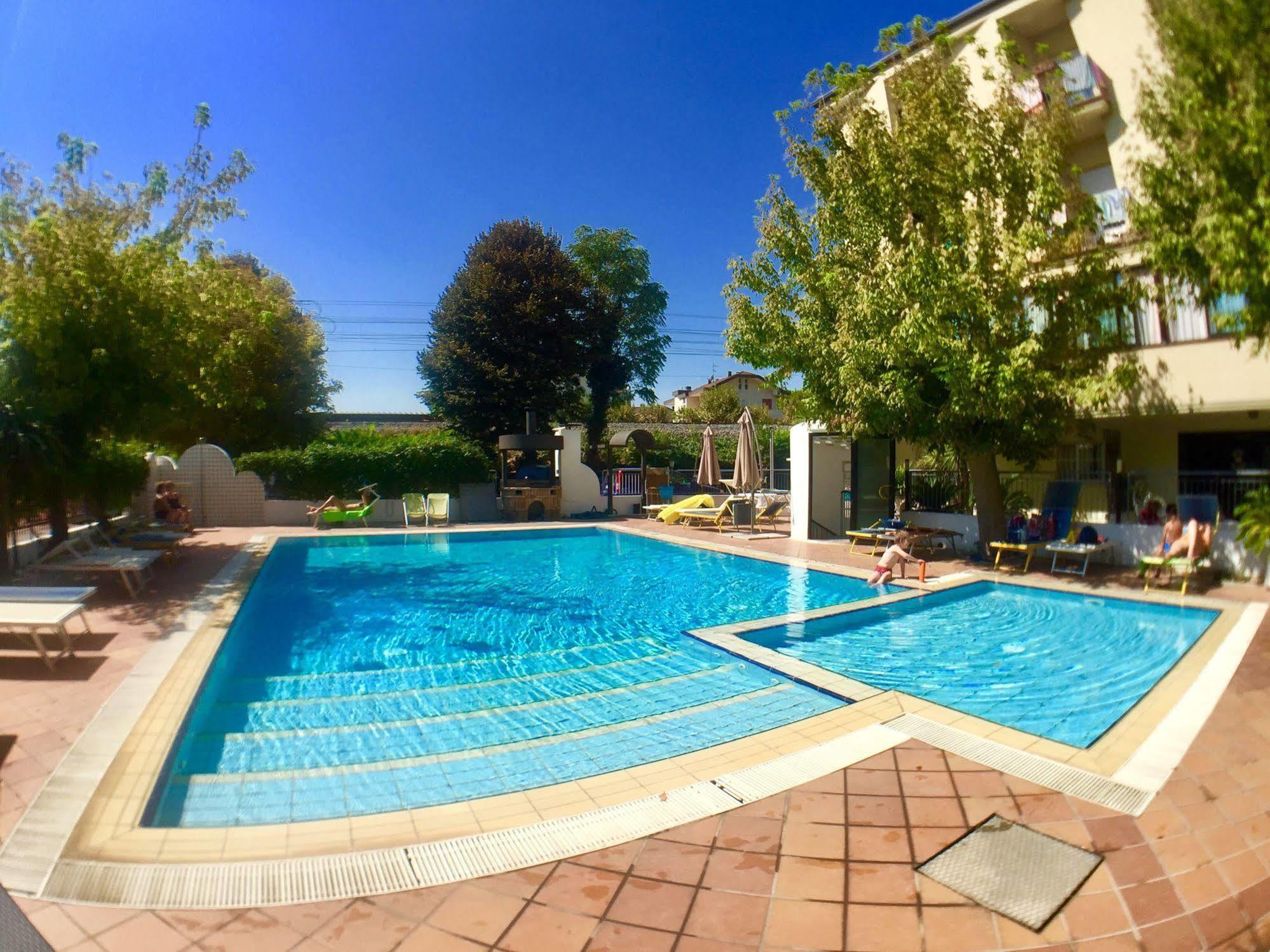 Hotel Mehari Riccione Zewnętrze zdjęcie